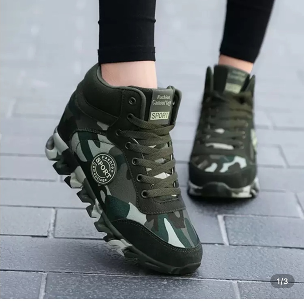 Camouflage Sport Women's Sneakers
